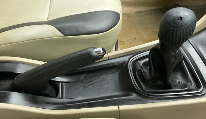 2017 Maruti Ciaz SIGMA DIESEL 1.3, Diesel, Manual, 97,515 km, Gear Lever