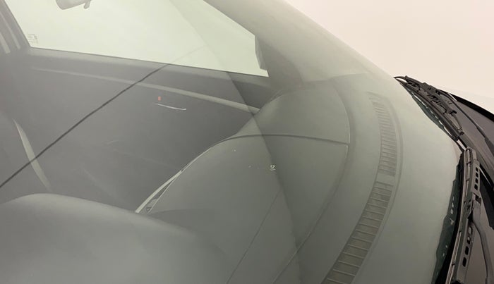 2017 Maruti Swift VXI O, Petrol, Manual, 43,006 km, Front windshield - Minor spot on windshield