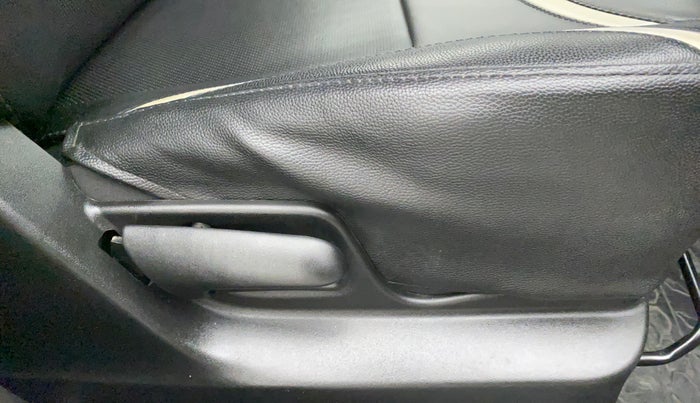 2017 Maruti Swift VXI O, Petrol, Manual, 43,006 km, Driver Side Adjustment Panel