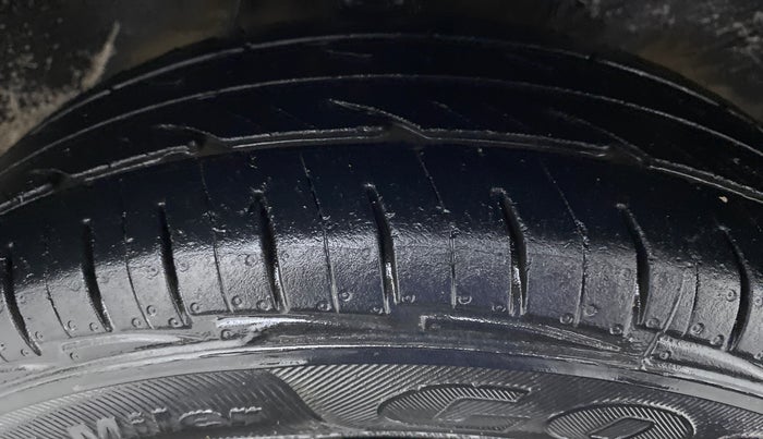 2018 Maruti Alto 800 LXI, Petrol, Manual, 45,029 km, Right Front Tyre Tread