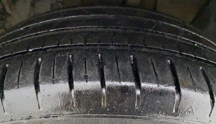 2019 Hyundai Elite i20 ASTA 1.2 (O), Petrol, Manual, 9,774 km, Right Front Tyre Tread