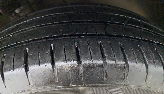 2019 Hyundai Elite i20 ASTA 1.2 (O), Petrol, Manual, 9,774 km, Left Front Tyre Tread