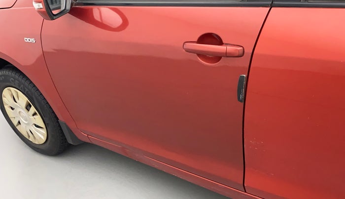 2012 Maruti Swift VDI, Diesel, Manual, 50,018 km, Front passenger door - Slight discoloration