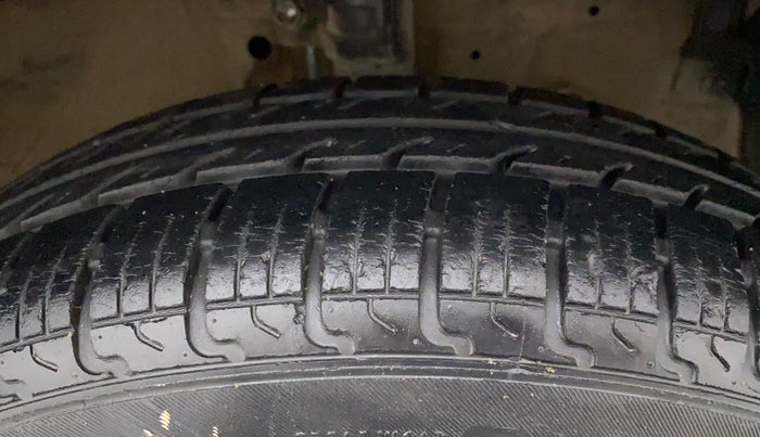 2012 Maruti Swift VDI, Diesel, Manual, 50,018 km, Right Front Tyre Tread