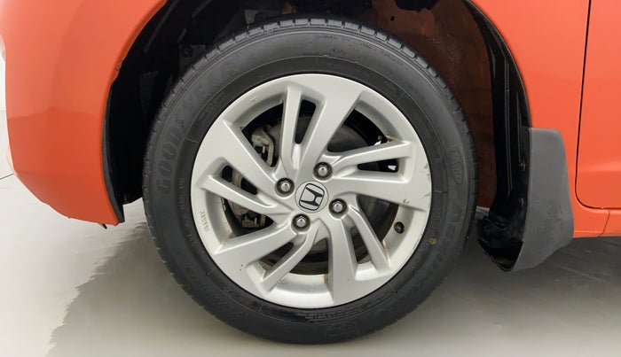 2015 Honda Jazz 1.2 V AT, Petrol, Automatic, 11,226 km, Left Front Wheel