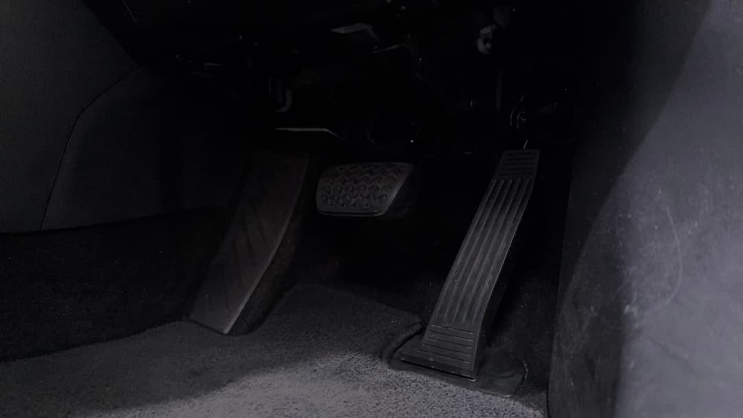 2021 Toyota RAV4 Gx (AWD) Hybrid, Automatic, 95851 km, Pedals and Footmat