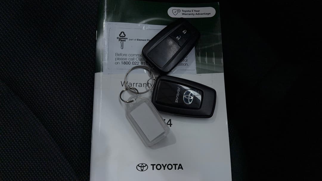2021 Toyota RAV4 Gx (AWD) Hybrid, Automatic, 95851 km, Key Close-up