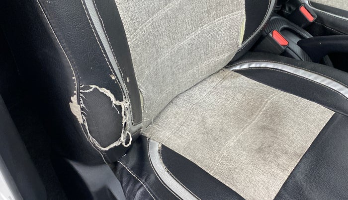 2019 Datsun Go Plus T, Petrol, Manual, 47,592 km, Driver seat - Cover slightly torn