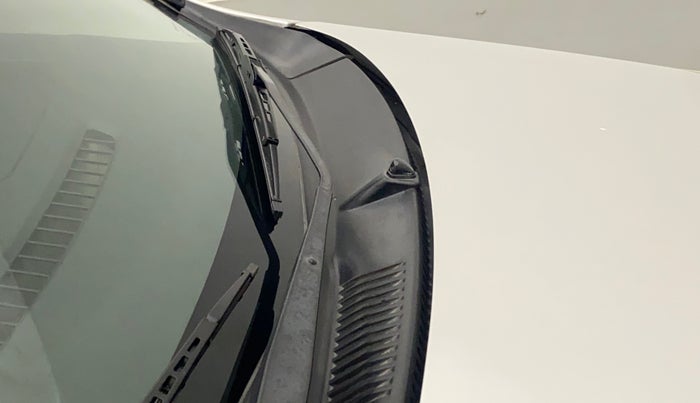 2018 Maruti Wagon R 1.0 LXI CNG (O), CNG, Manual, 76,023 km, Bonnet (hood) - Cowl vent panel has minor damage