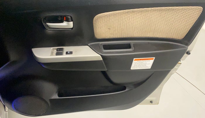 2018 Maruti Wagon R 1.0 LXI CNG (O), CNG, Manual, 76,023 km, Driver Side Door Panels Control