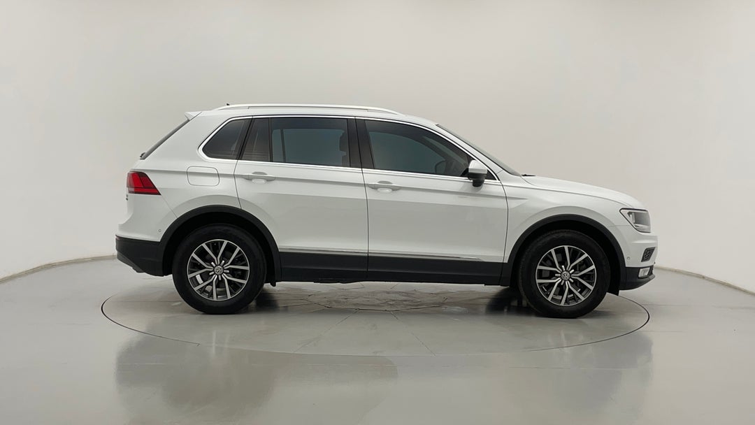 2017 Volkswagen Tiguan 132 Tsi Comfortline, Automatic, 53744 km, Right Side View