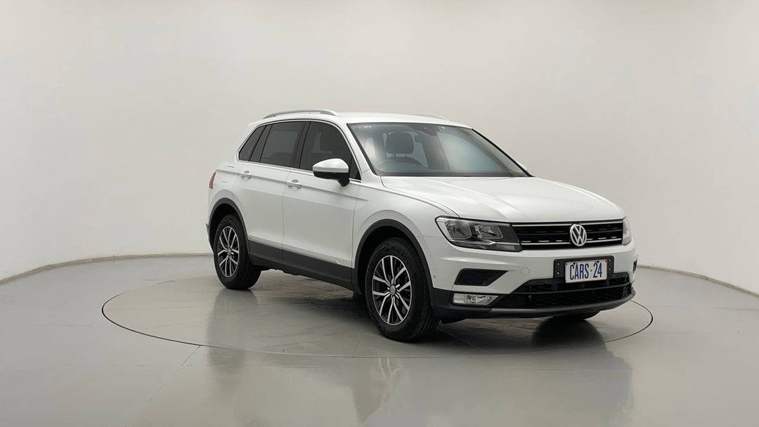 2017 Volkswagen Tiguan 132 Tsi Comfortline, Automatic, 53744 km, Right Front Diagonal (45- Degree) View