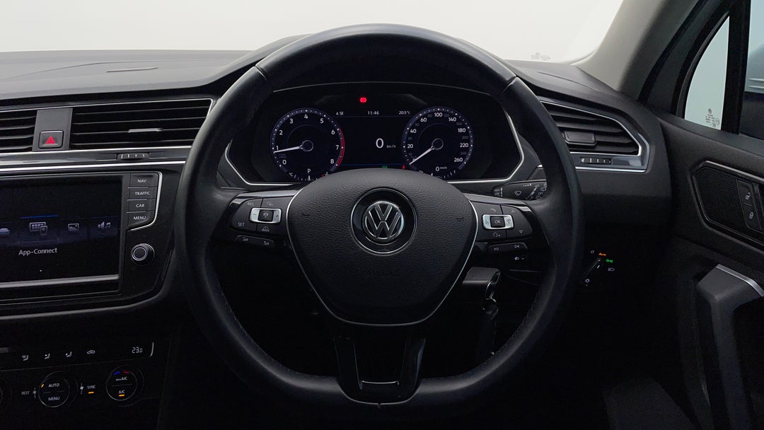 2017 Volkswagen Tiguan 132 Tsi Comfortline, Automatic, 53744 km, Steering Wheel Close-up