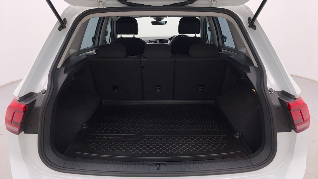 2017 Volkswagen Tiguan 132 Tsi Comfortline, Automatic, 53744 km, Boot Inside View