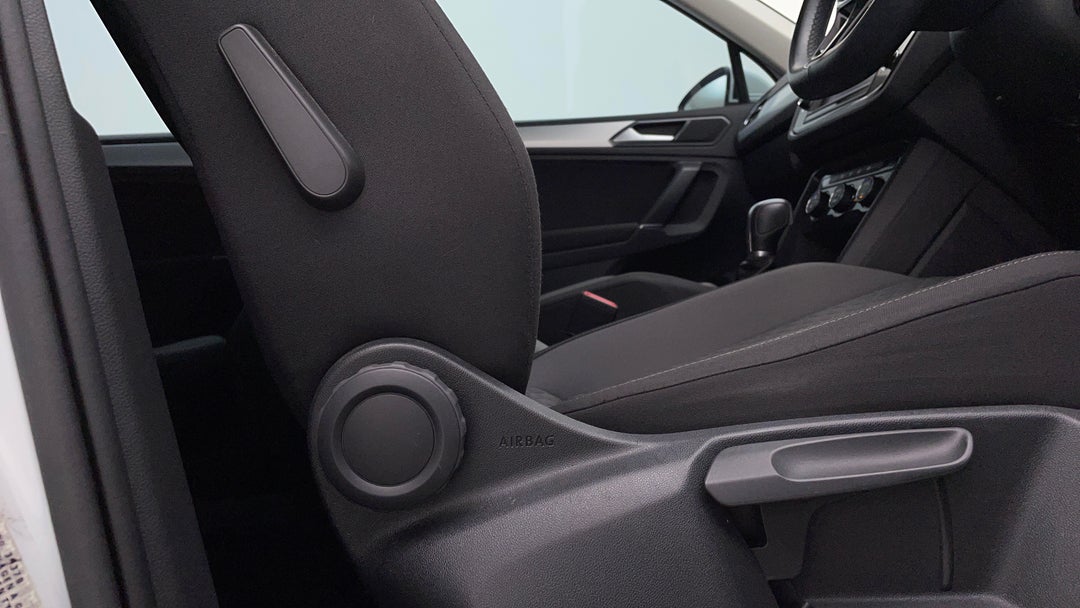 2017 Volkswagen Tiguan 132 Tsi Comfortline, Automatic, 53744 km, Drivers Side Adjustment Panel