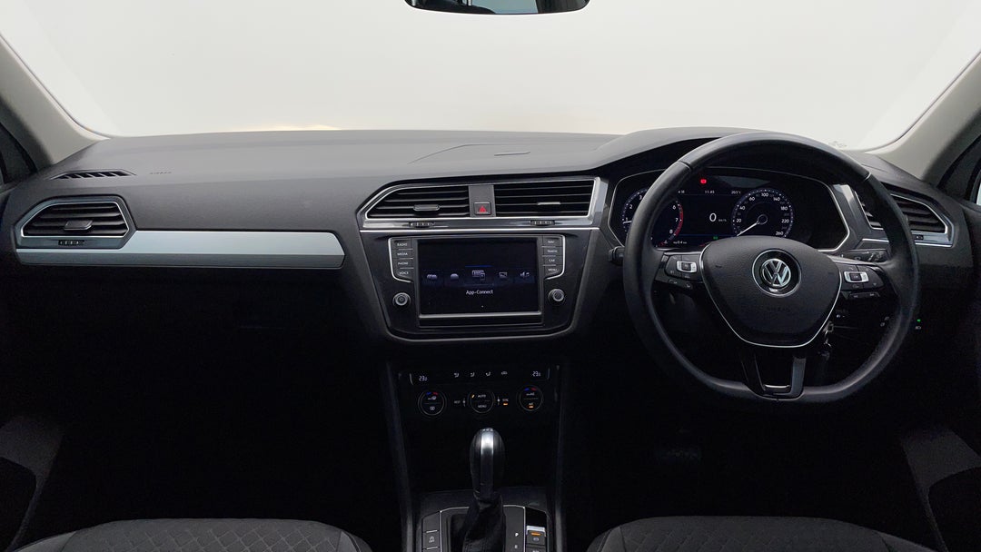 2017 Volkswagen Tiguan 132 Tsi Comfortline, Automatic, 53744 km, Dashboard View