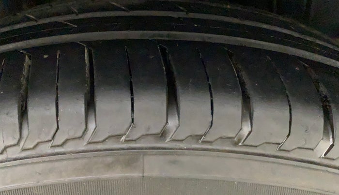 2019 Maruti Ertiga ZXI+ SHVS, Petrol, Manual, 55,673 km, Right Rear Tyre Tread