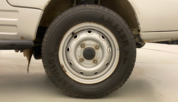 2011 Maruti Omni 5 STR, Petrol, Manual, 23,159 km, Right Front Wheel