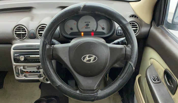 2012 Hyundai Santro Xing GL PLUS, Petrol, Manual, 48,462 km, Steering Wheel Close Up