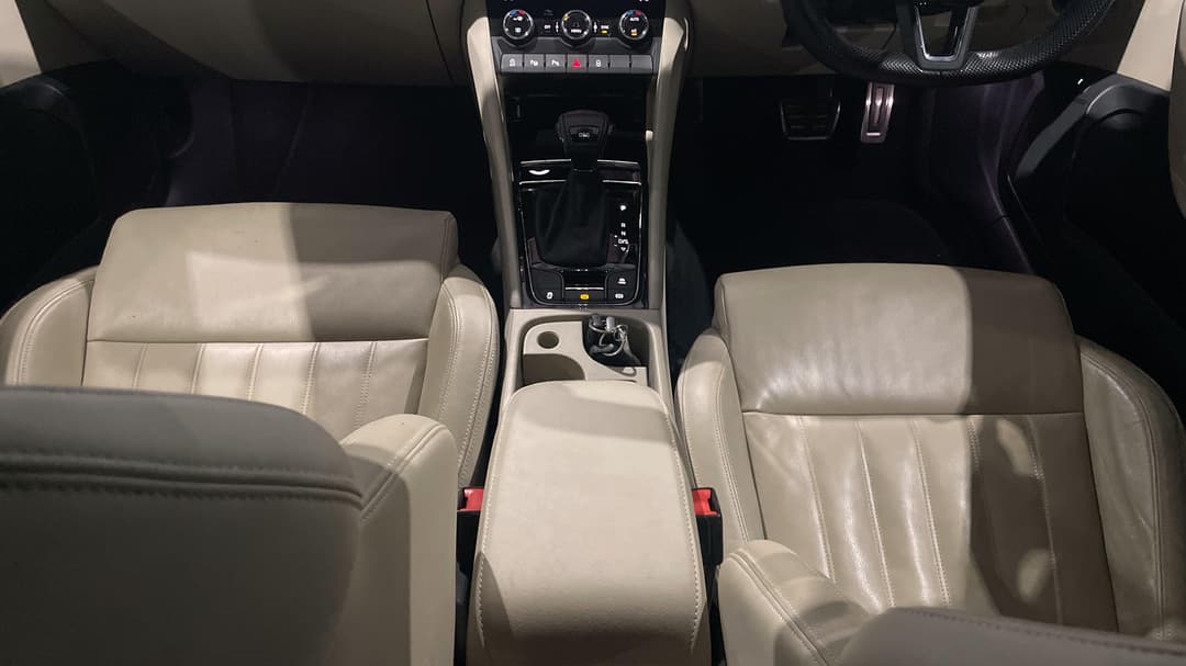 2019 SKODA Karoq 110tsi, Automatic, 85230 km, Center Console