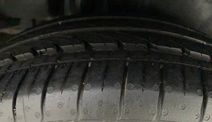 2019 Maruti Ciaz SIGMA 1.5 SHVS MT  PETROL, Petrol, Manual, 16,059 km, Right Rear Tyre Tread