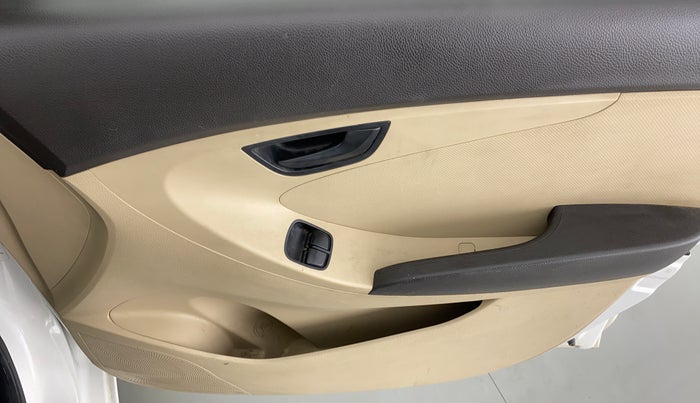 2016 Hyundai Eon ERA PLUS, Petrol, Manual, 44,914 km, Driver Side Door Panels Control