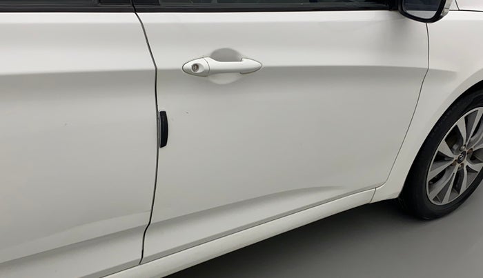 2016 Hyundai Verna 1.6 CRDI SX, Diesel, Manual, 1,18,607 km, Driver-side door - Minor scratches