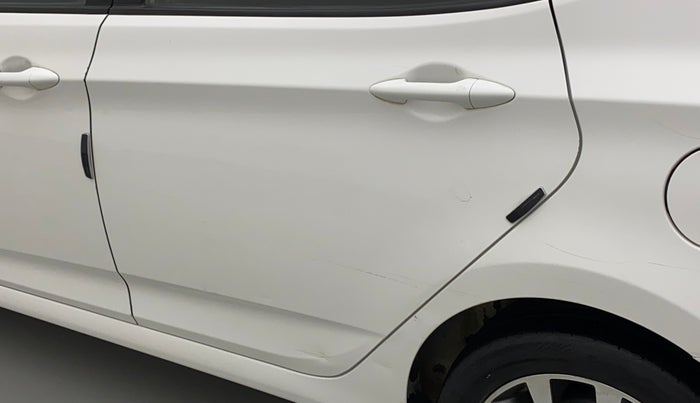 2016 Hyundai Verna 1.6 CRDI SX, Diesel, Manual, 1,18,607 km, Rear left door - Slightly dented