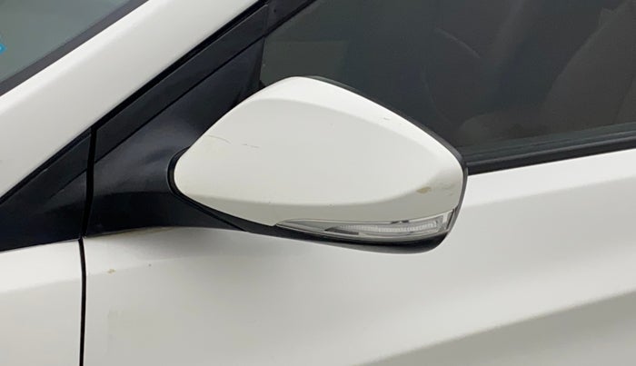 2016 Hyundai Verna 1.6 CRDI SX, Diesel, Manual, 1,18,607 km, Left rear-view mirror - Minor scratches