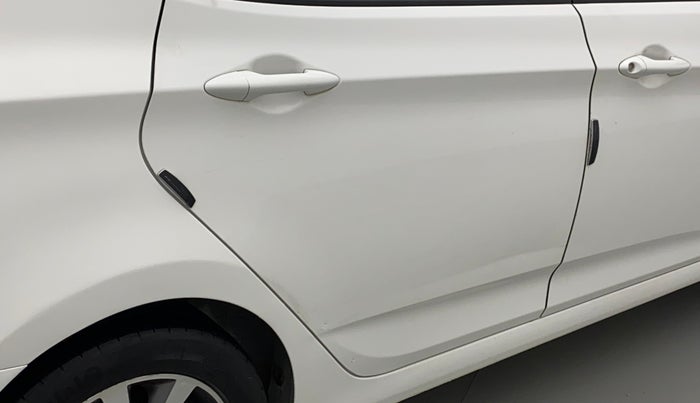 2016 Hyundai Verna 1.6 CRDI SX, Diesel, Manual, 1,18,607 km, Right rear door - Slightly dented