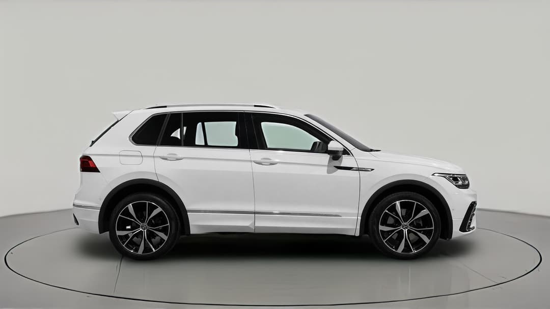 2021 Volkswagen Tiguan 162tsi R-line, Automatic, 68398 km, Right Side View