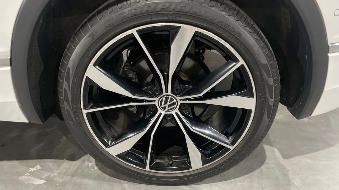 2021 Volkswagen Tiguan 162tsi R-line, Automatic, 68398 km, Left Rear Wheel