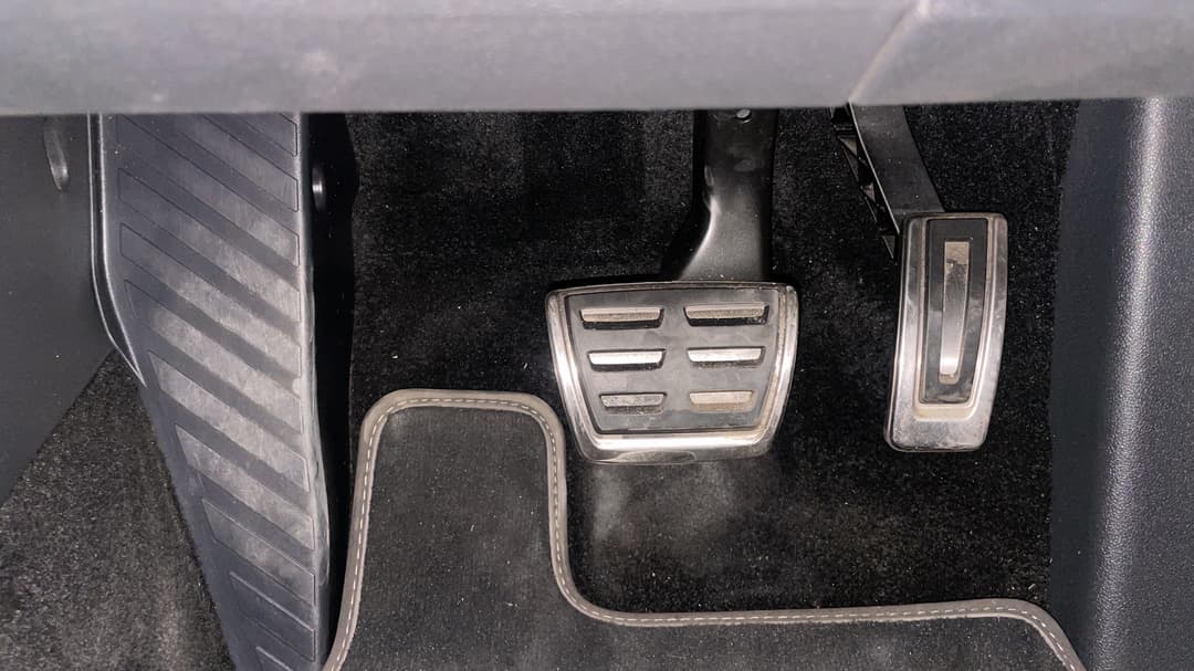 2021 Volkswagen Tiguan 162tsi R-line, Automatic, 68398 km, Pedals and Footmat