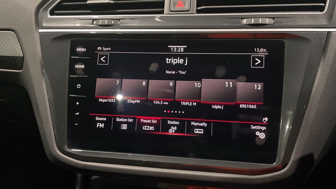 2021 Volkswagen Tiguan 162tsi R-line, Automatic, 68398 km, Infotainment System