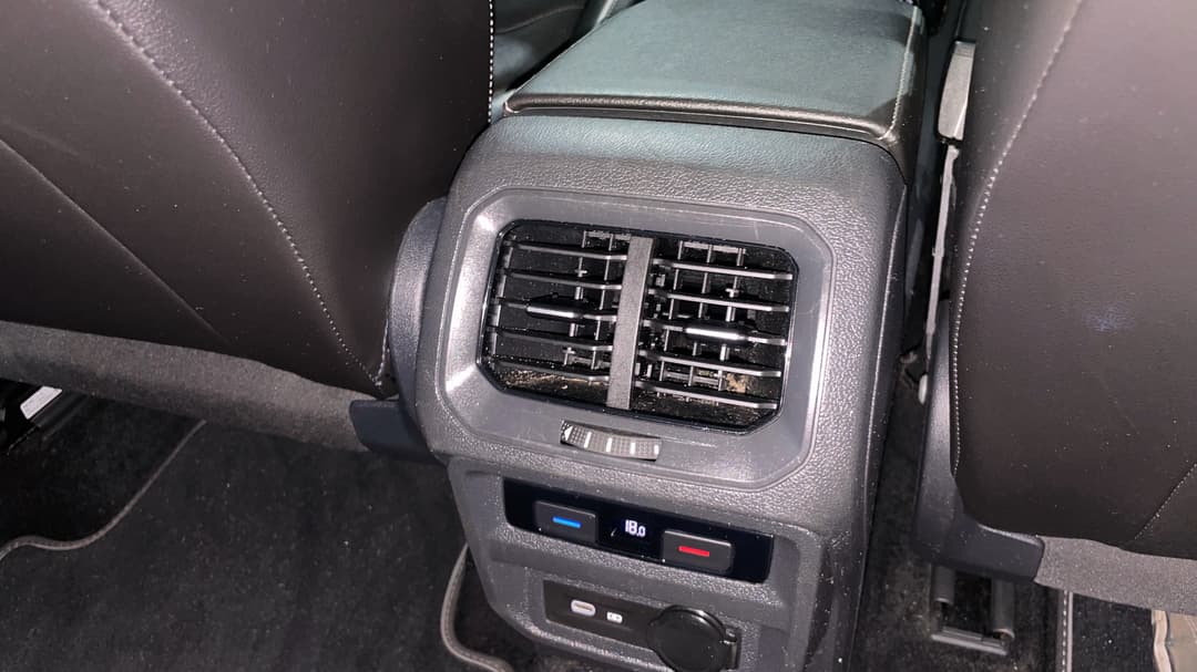 2021 Volkswagen Tiguan 162tsi R-line, Automatic, 68398 km, Rear A/C Vent