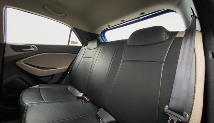 2017 Hyundai Elite i20 Magna Executive 1.2, Petrol, Manual, 32,927 km, Right Side Rear Door Cabin