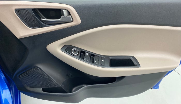 2017 Hyundai Elite i20 Magna Executive 1.2, Petrol, Manual, 32,927 km, Driver Side Door Panels Control
