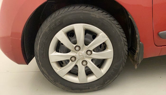 2013 Hyundai Eon MAGNA +, Petrol, Manual, 62,575 km, Left Front Wheel