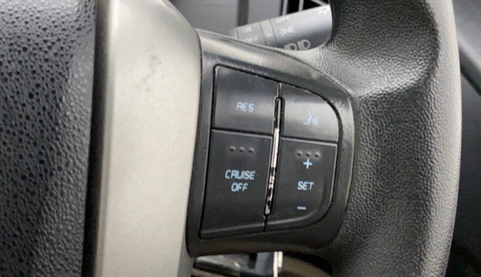 2016 Mahindra XUV500 W6, Diesel, Manual, 44,530 km, Adaptive Cruise Control