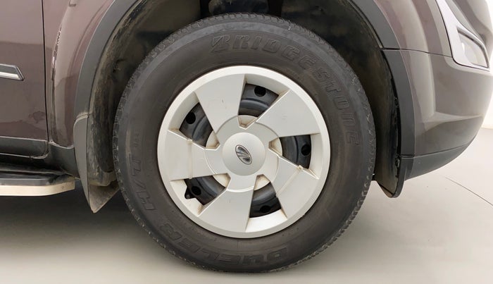 2016 Mahindra XUV500 W6, Diesel, Manual, 44,530 km, Right Front Wheel