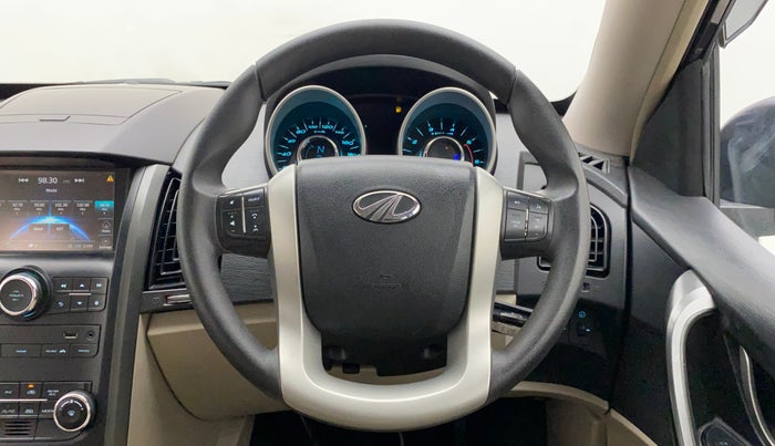 2016 Mahindra XUV500 W6, Diesel, Manual, 44,530 km, Steering Wheel Close Up
