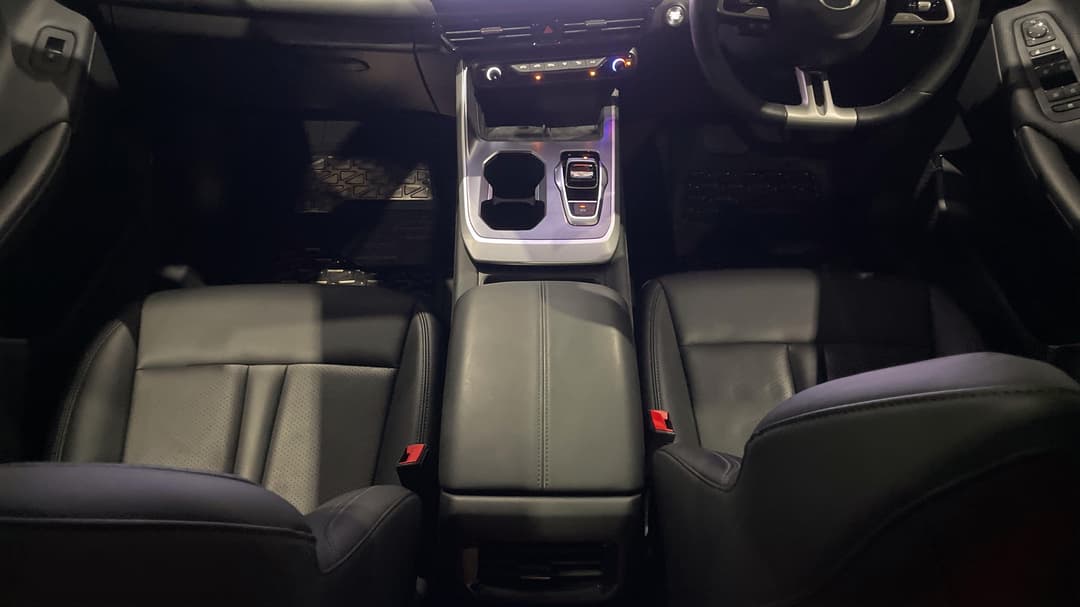 2025 Gac Emzoom Luxury, Automatic, 2952 km, Center Console