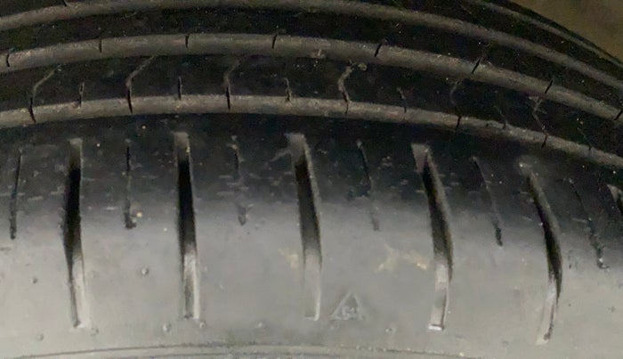 2017 Maruti Baleno ZETA PETROL 1.2, Petrol, Manual, 42,841 km, Left Front Tyre Tread