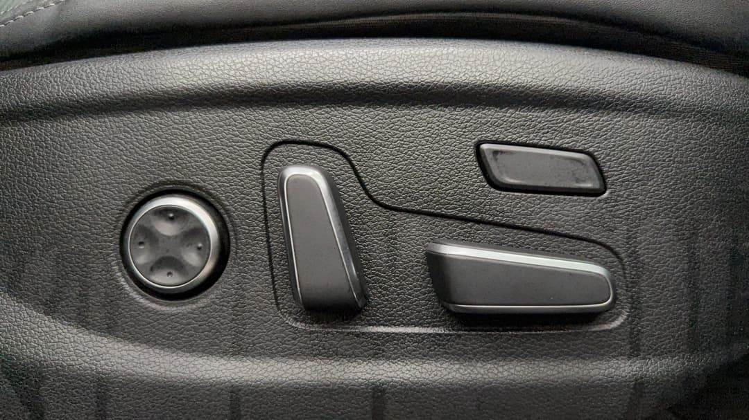 2023 Hyundai Santa Fe Highlander Crdi (AWD), Automatic, 44347 km, Drivers Side Adjustment Panel