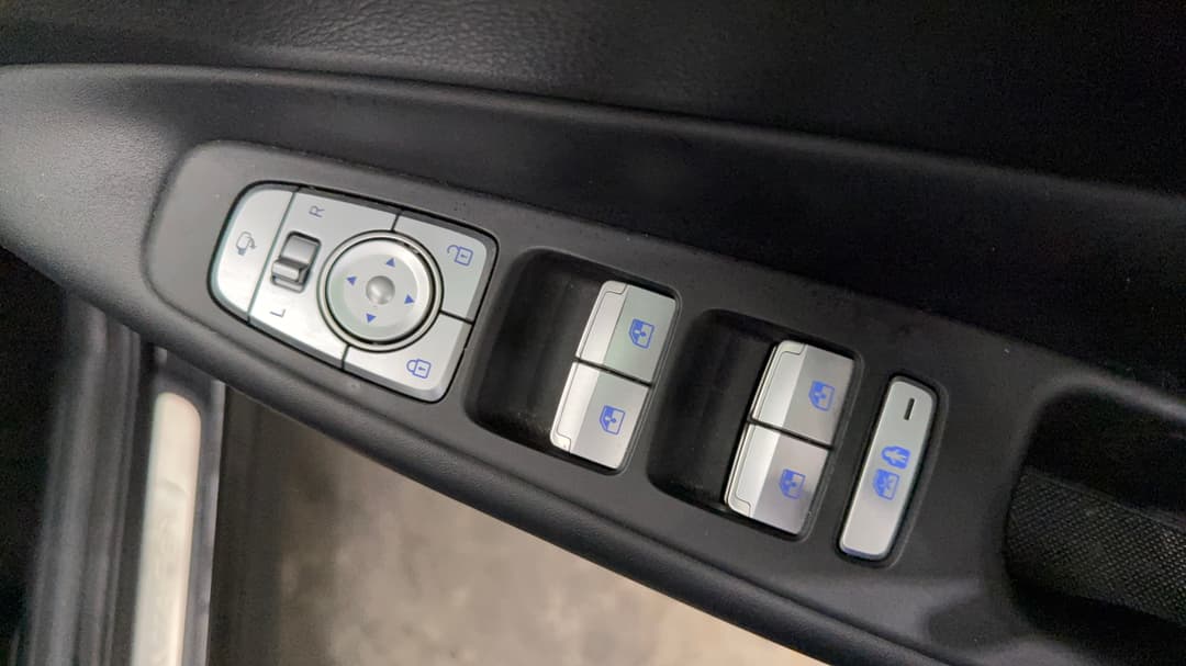 2023 Hyundai Santa Fe Highlander Crdi (AWD), Automatic, 44347 km, Drivers Side Door Panel Controls