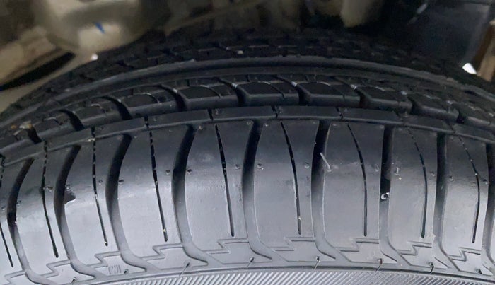 2017 Hyundai Eon ERA PLUS, Petrol, Manual, 51,477 km, Left Rear Tyre Tread