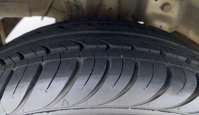 2017 Hyundai Eon ERA PLUS, Petrol, Manual, 51,477 km, Right Rear Tyre Tread