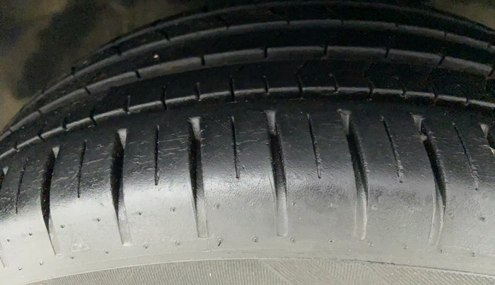 2018 Maruti Baleno ZETA 1.2 K12, Petrol, Manual, 10,616 km, Right Front Tyre Tread