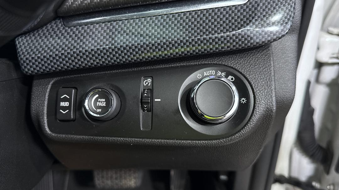 2016 Holden Commodore Sv6 Black Edition, Automatic, 160878 km, Utility Switches/Buttons