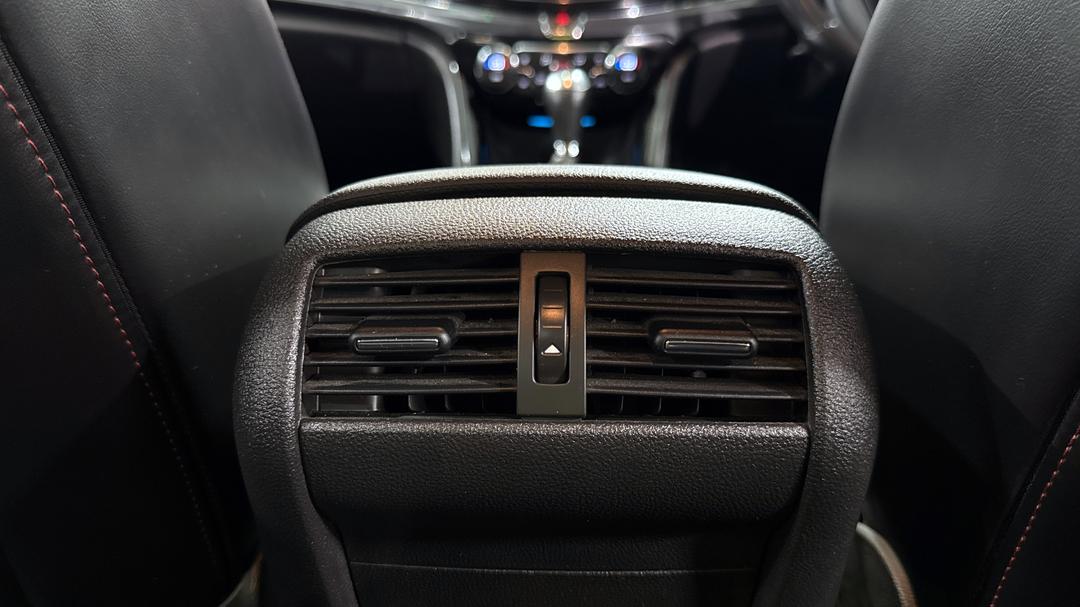 2016 Holden Commodore Sv6 Black Edition, Automatic, 160878 km, Rear A/C Vent